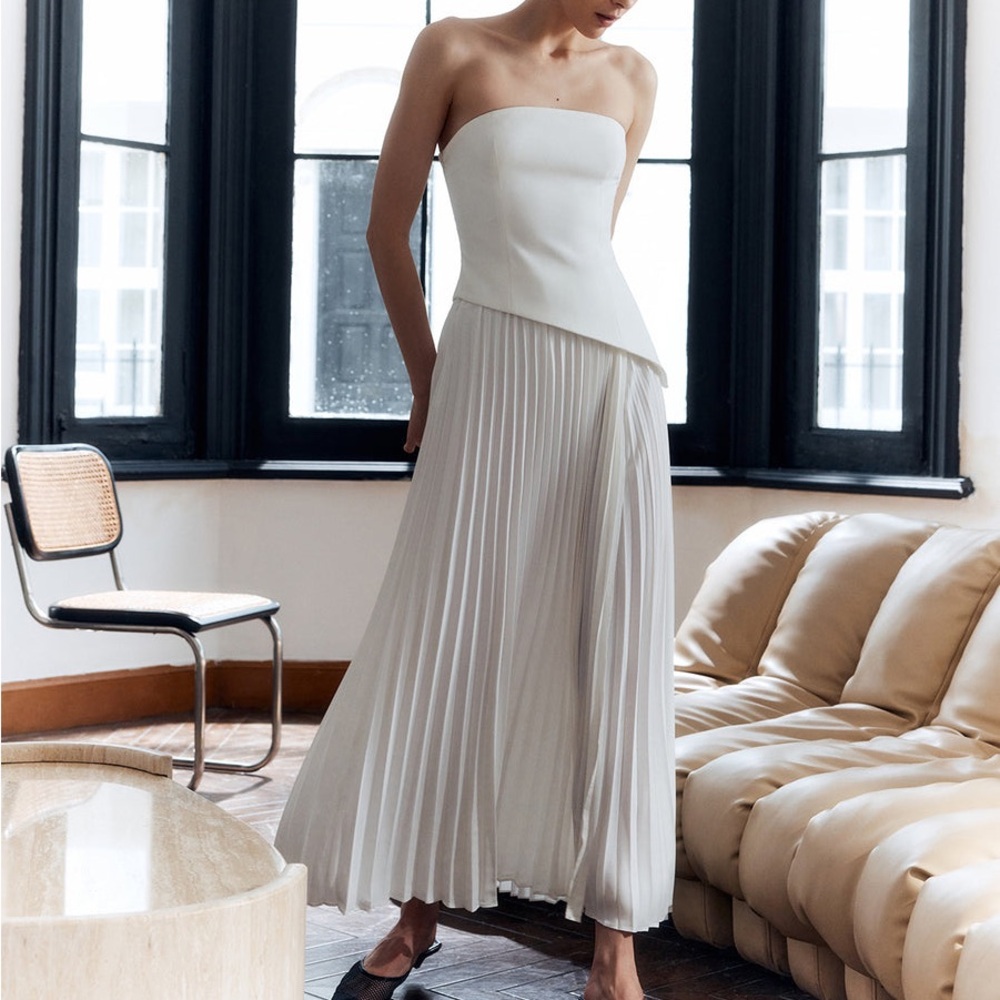 NWT Solid Pleated Strapless Split dress by Commense in size XS